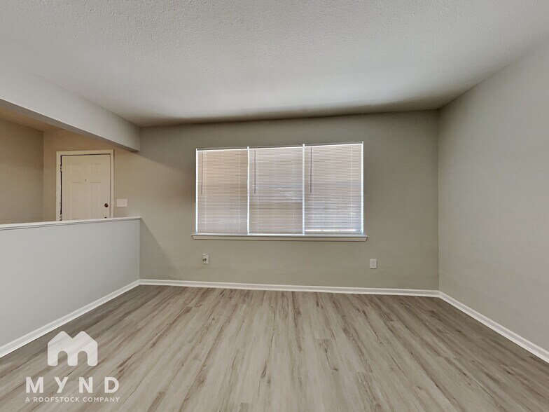 Building Photo - 1308 Lyric Dr