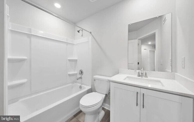 Building Photo - 242 Talucci Dr