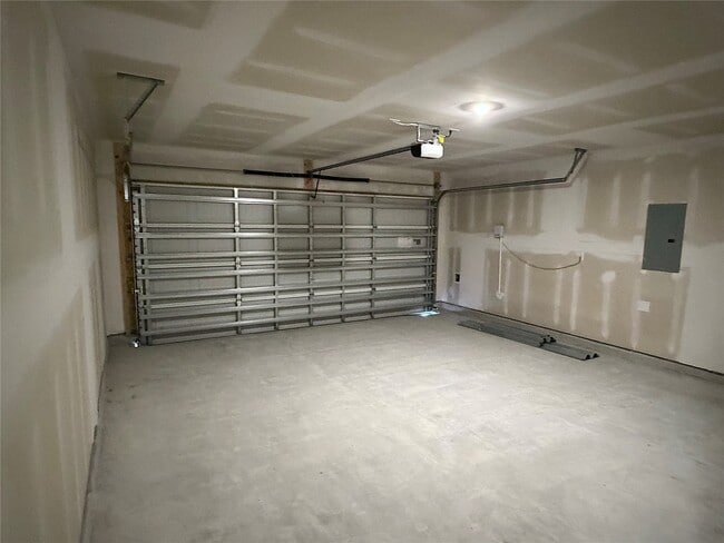 Building Photo - 940 Woodhaven Lks Dr