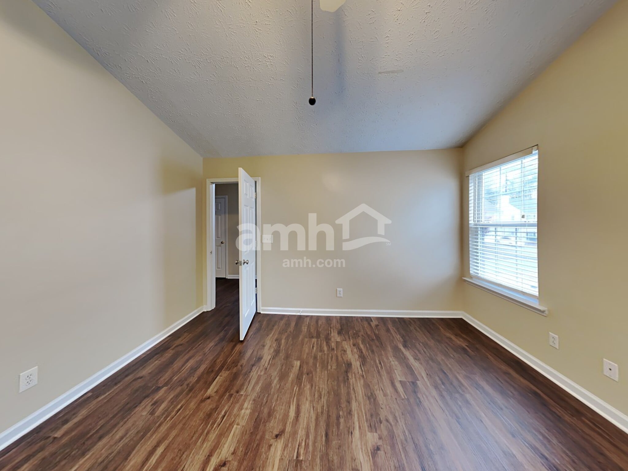 Building Photo - 3860 Charlton Ives Dr NW