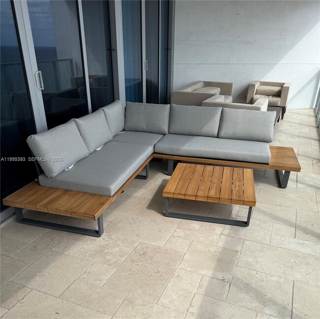 Building Photo - 3101 S Ocean Dr