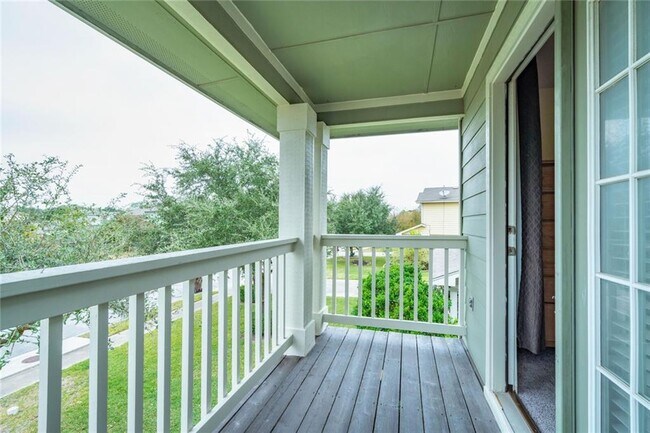 Building Photo - 2735 Fairview Dr