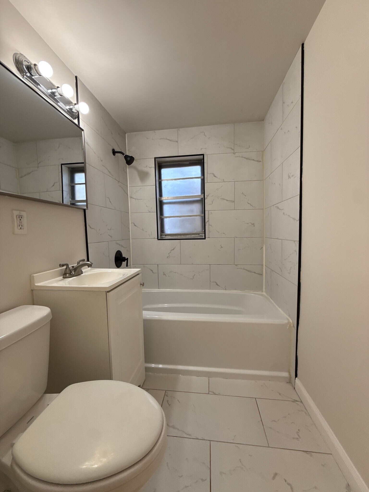 Building Photo - 1329 Watts Rd