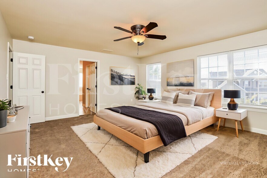 Building Photo - 1702 Briarmanor Dr