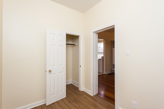 Building Photo - 1310 North Artesian-1R