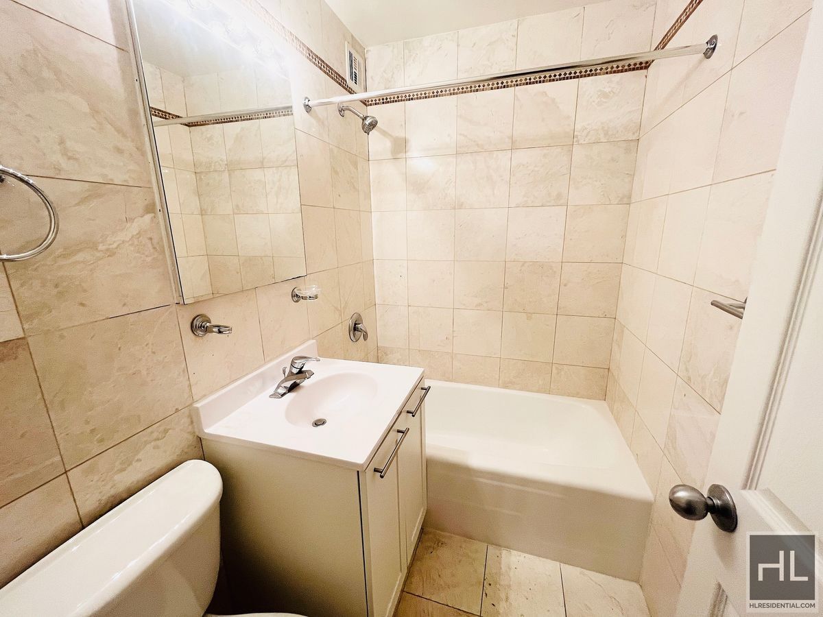 Building Photo - Fourth Avenue