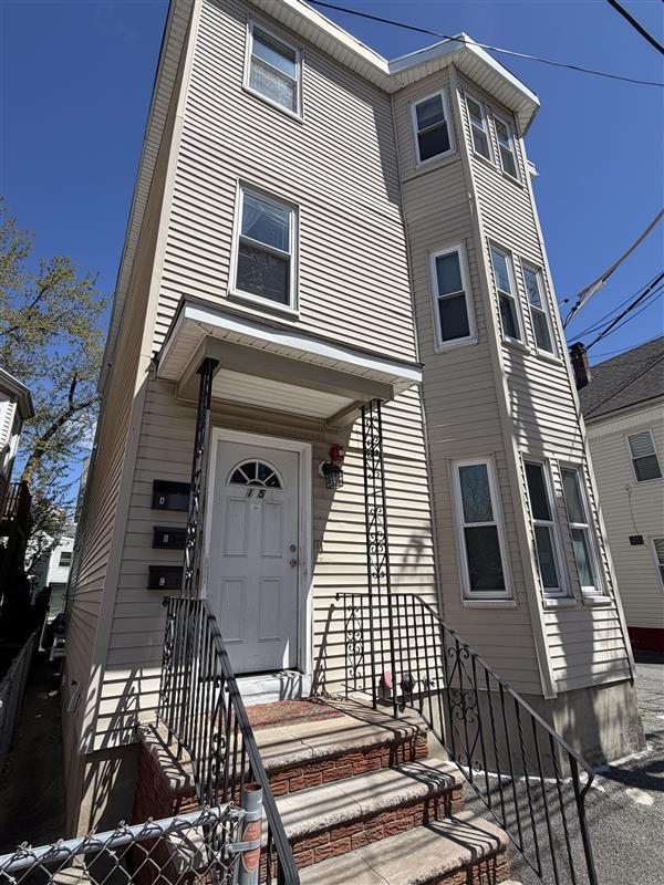 Building Photo - 55 Bonair St