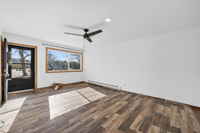 Building Photo - 1142 Ohio Ct