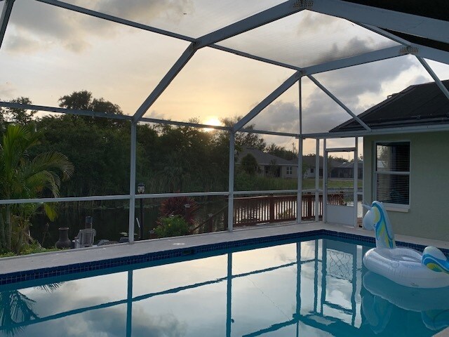 Pool Cage - 704 SW 11th Pl