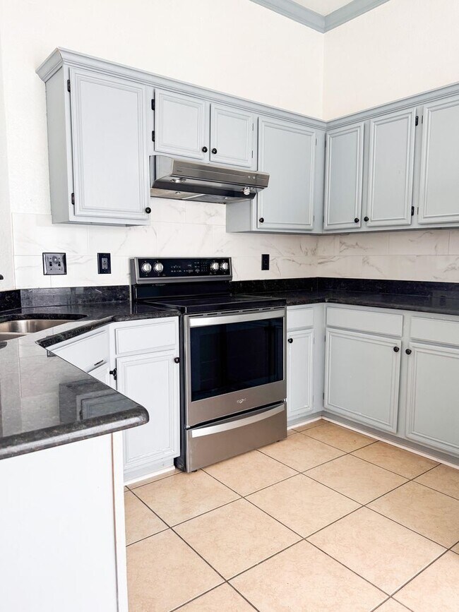 Building Photo - 4 bedroom, 2.5 bath close to Ft. Hood