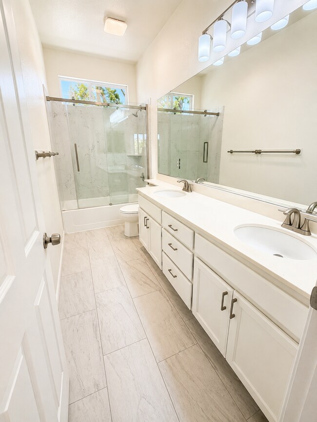Building Photo - Beautiful Single Family 4 Bedroom Now Available!