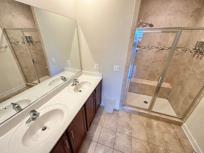 Building Photo - Amazing 3 BR/3.5 BA Townhome in Hyattsville!