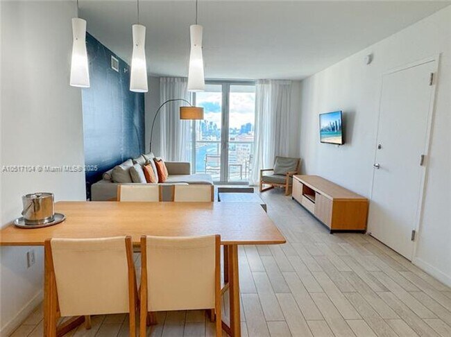 Building Photo - 2602 E Hallandale Beach Blvd