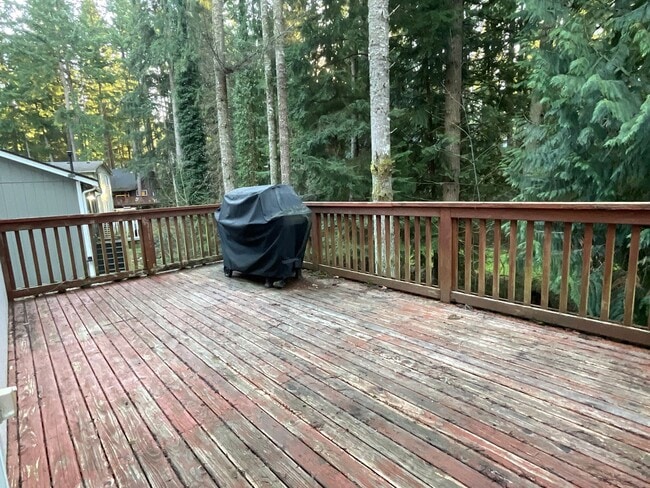 Building Photo - Beautiful 3 Bedroom, 2.5 Bath Home in Clearwood Community!