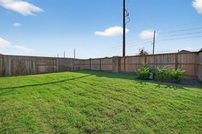 Building Photo - 10730 Aquila Star Dr