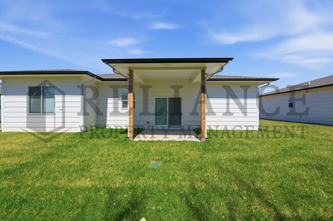 Building Photo - 725 Elmwood St