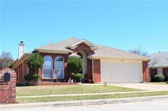 Building Photo - 1021 Iron Horse Dr