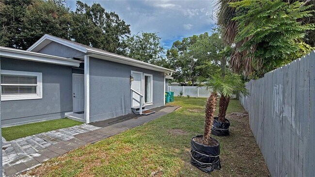 Building Photo - 1311 Hillcrest Dr