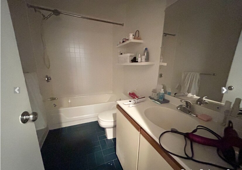 Building Photo - 71 Gainsborough St