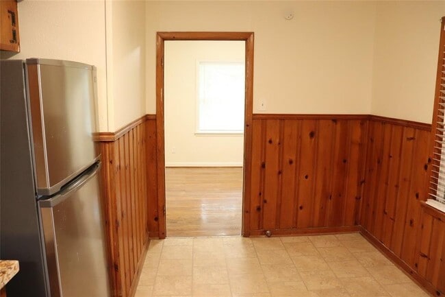 Building Photo - 1317 Highland Dr