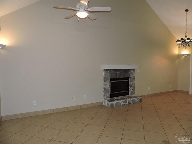 Building Photo - 6423 Lake Charlene Ln