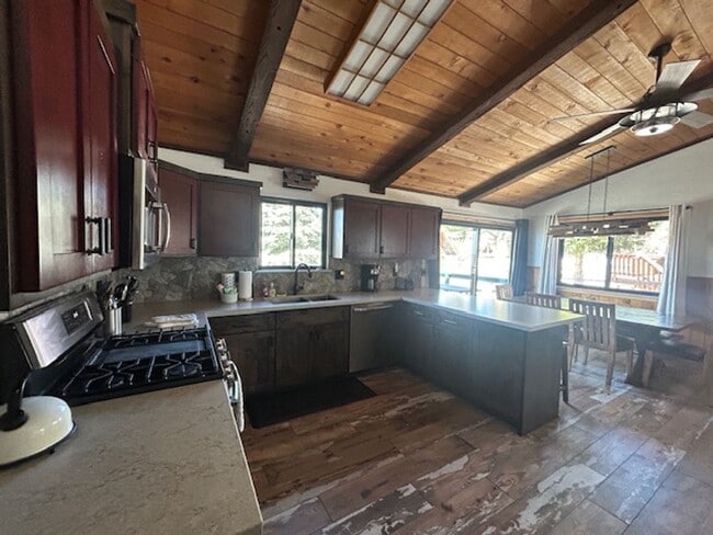 Building Photo - Moonridge 2 Bedroom/2 Baths