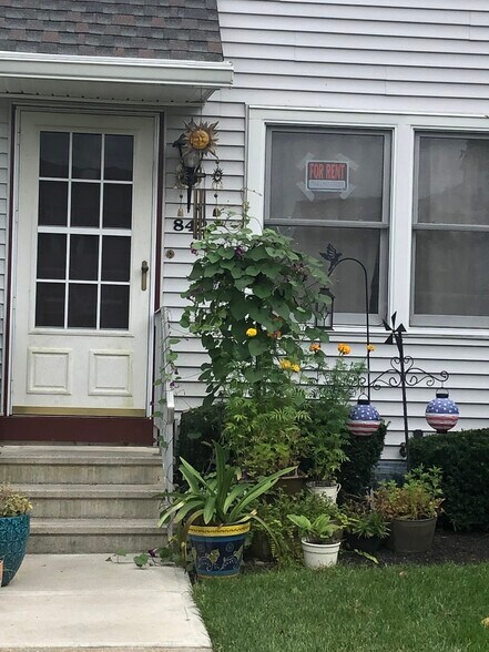 Front Door - 842 Belmont Dr