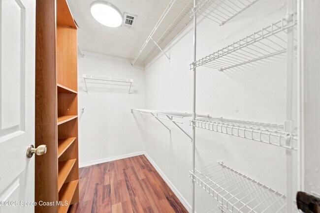 Building Photo - 905 N Harbor City Blvd