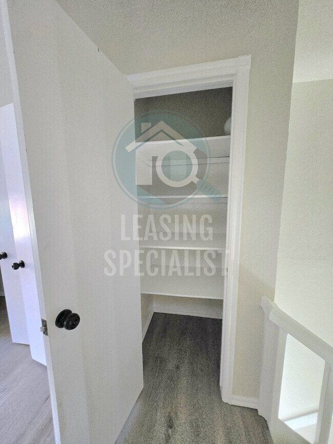 Building Photo - West Norman 2 Bed 1.5 Bath Fully Remodeled...