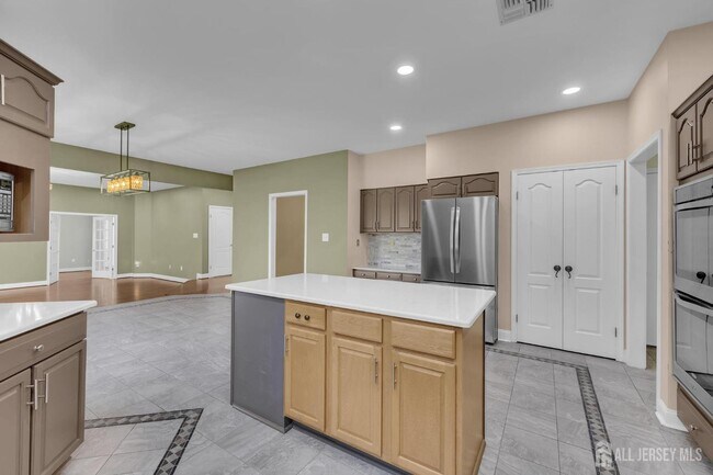 Building Photo - 4 Stults Dr