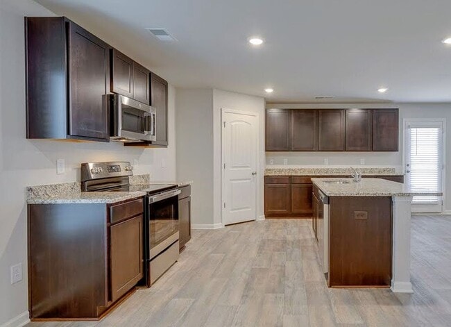 Building Photo - *** COMING SOON! ***  Spacious & Stylish 5...