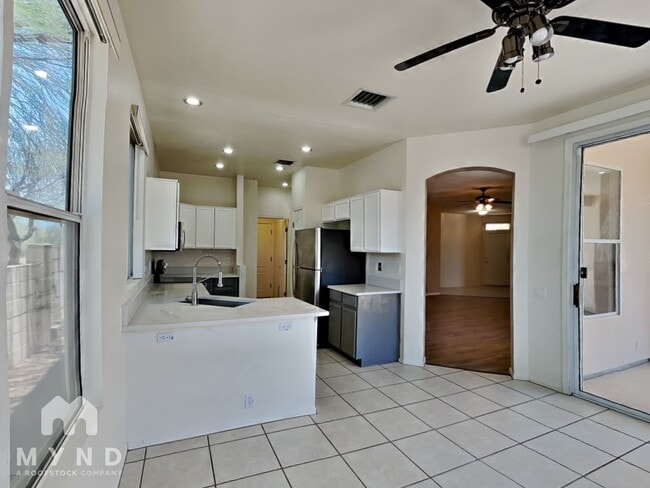 Building Photo - 3434 W Desert Bend Loop