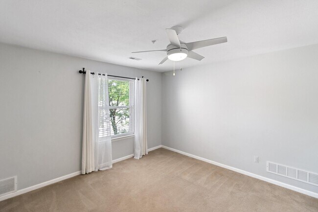 Building Photo - 1407 Millbrook Trail