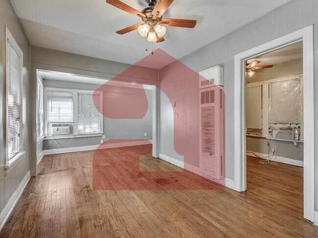 Building Photo - 2309 1/2 N Florida Ave