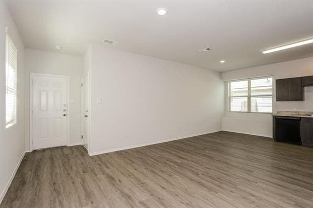 Building Photo - 5568 Willamette Dr