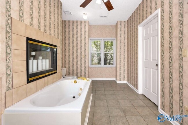 Building Photo - 722 Highland Dr