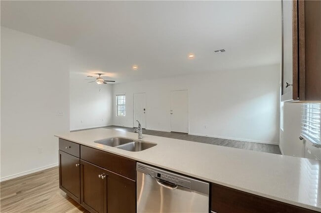 Building Photo - 7213 Tonka Ln