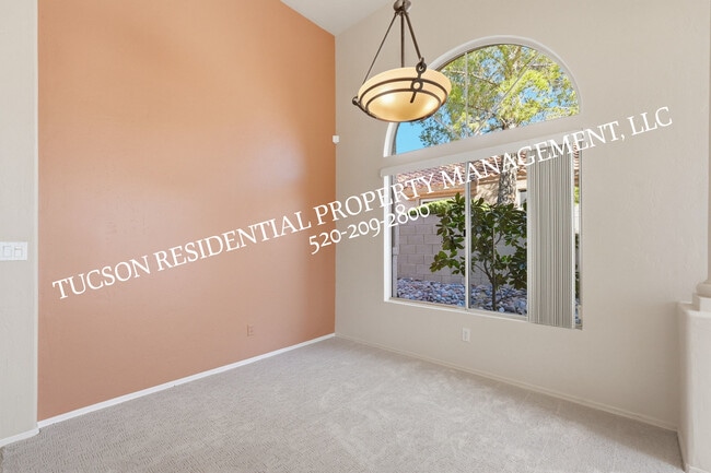 Building Photo - 10845 N Eagle Eye Pl