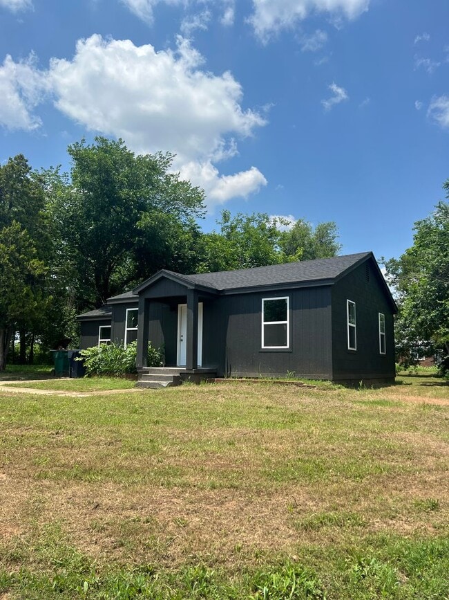 Building Photo - Black house on a hill