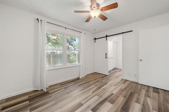 Building Photo - 9618 Sugar Hill Dr