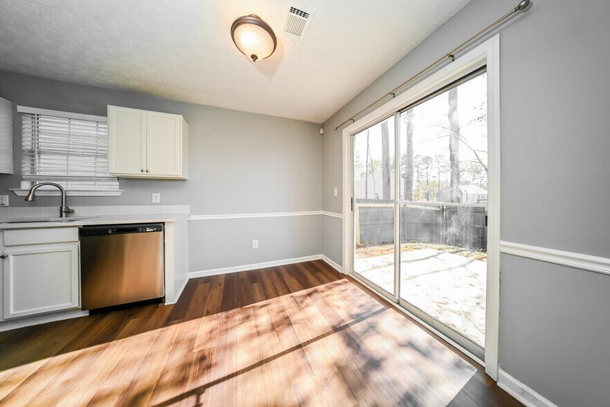 Building Photo - 1681 Graystone Dr