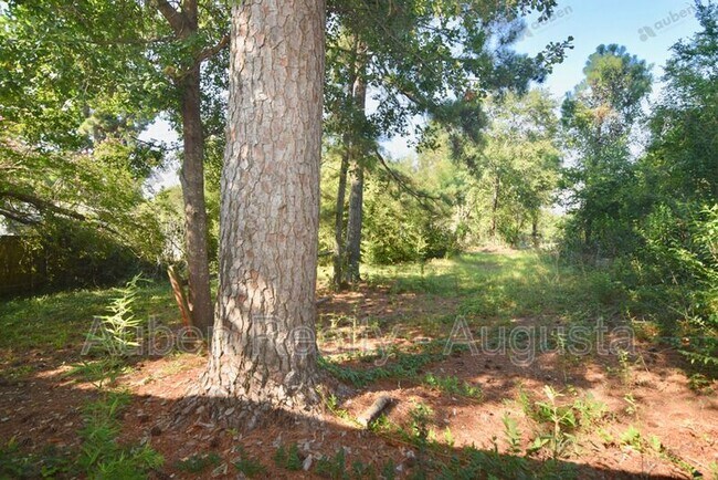 Building Photo - 2165 1/2 Telfair Street