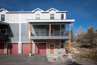 Building Photo - 313 Vasquez Rd