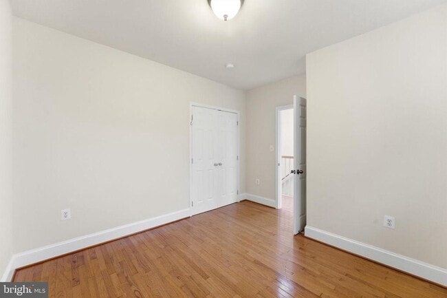 Building Photo - 1362 Irving St NW