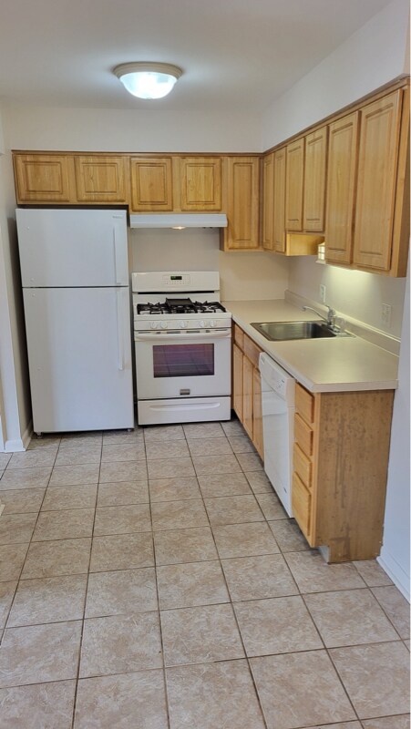 Building Photo - 10S511 Echo Ln
