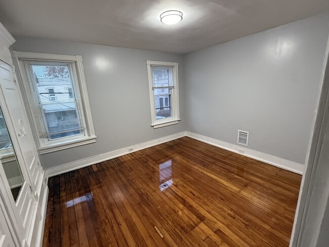 Building Photo - 1006 Spruce St