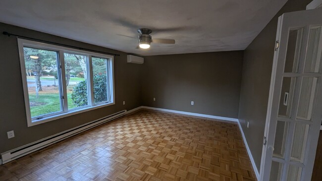 Building Photo - Charming 3-Bed, 4-Floor Townhouse in Norto...