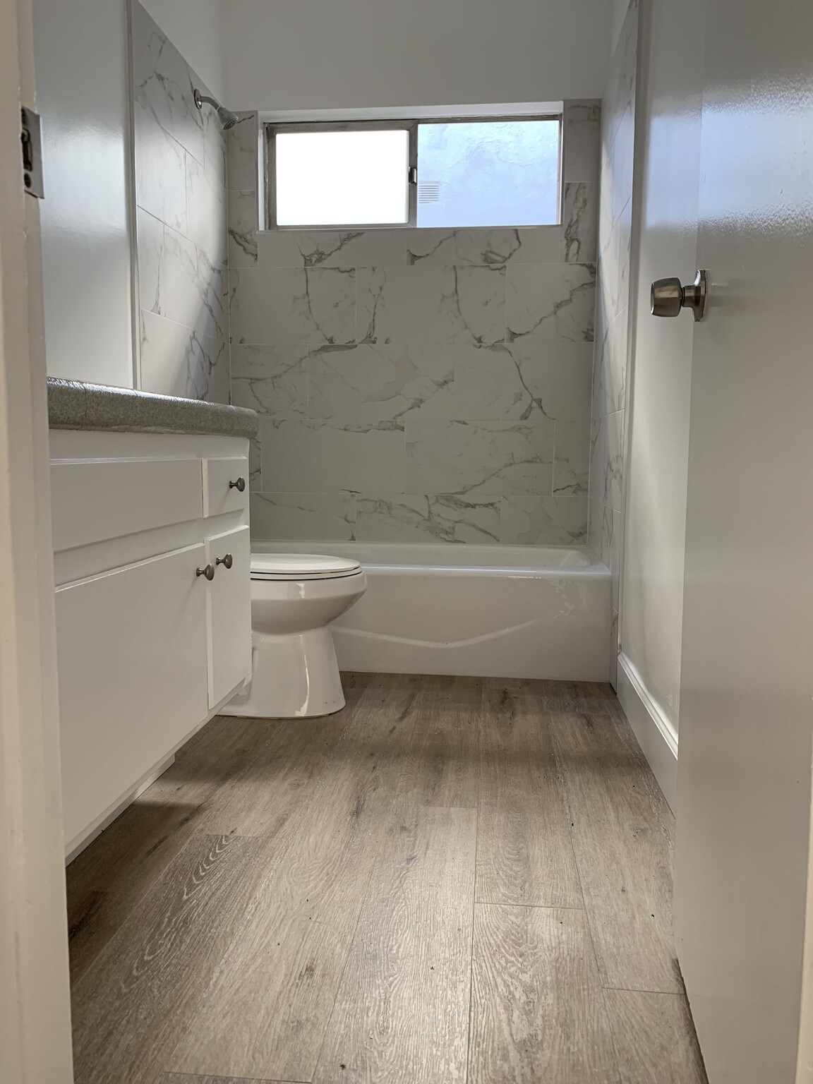 Building Photo - 13847 Burbank Blvd