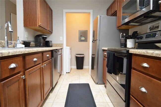 Building Photo - 10265 Gandy Blvd N