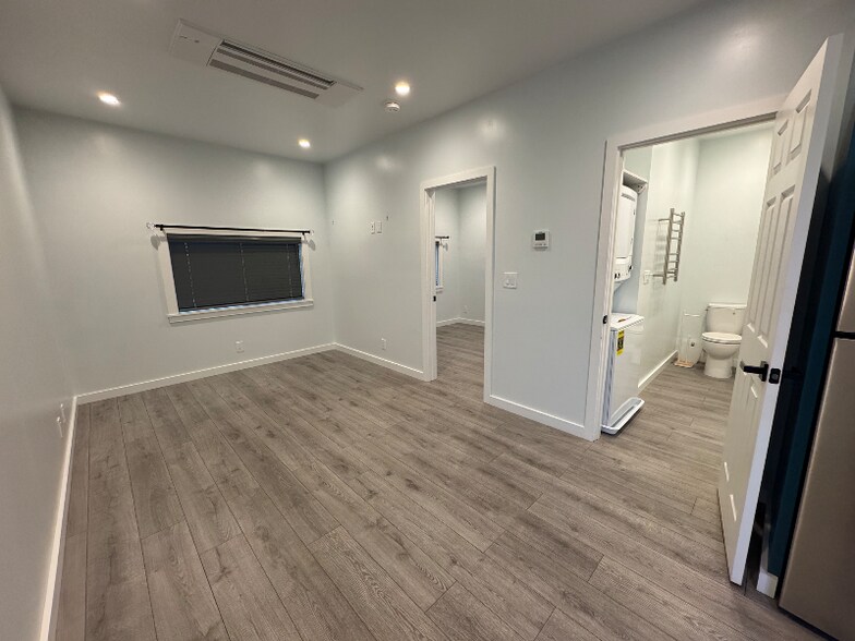 Building Photo - 606 Virginia Dr